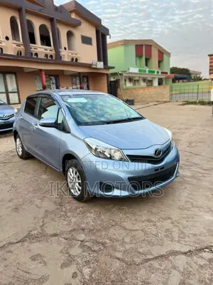 Toyota Vitz 1.3 AWD 3dr 2013 Blue