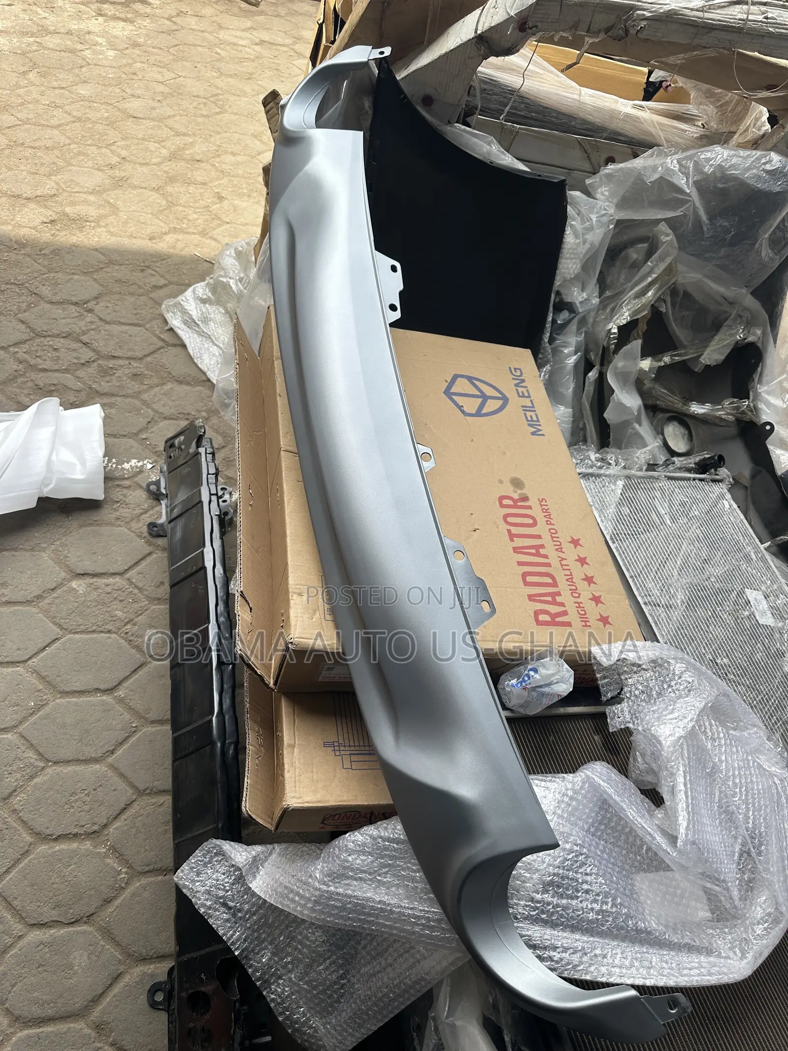 Honda CRV Rear / Back Bumper Spoiler /Diffuser /Apron 2017 2018 2019