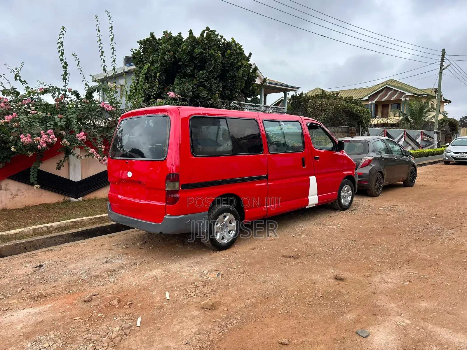 Toyota HiAce 2002 Red