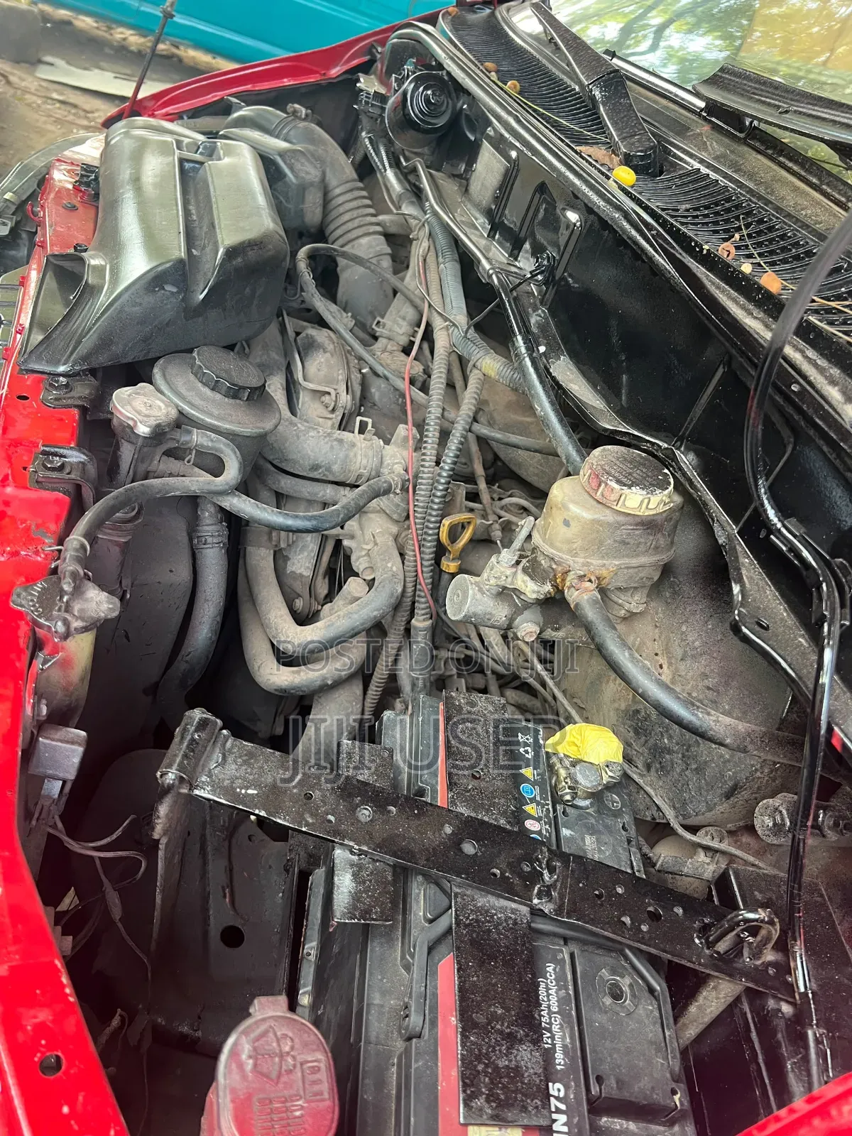 Toyota HiAce 2002 Red