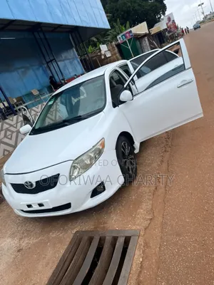 Toyota Corolla LE 4dr Sedan (1.8L 4cyl 4A) 2010 White