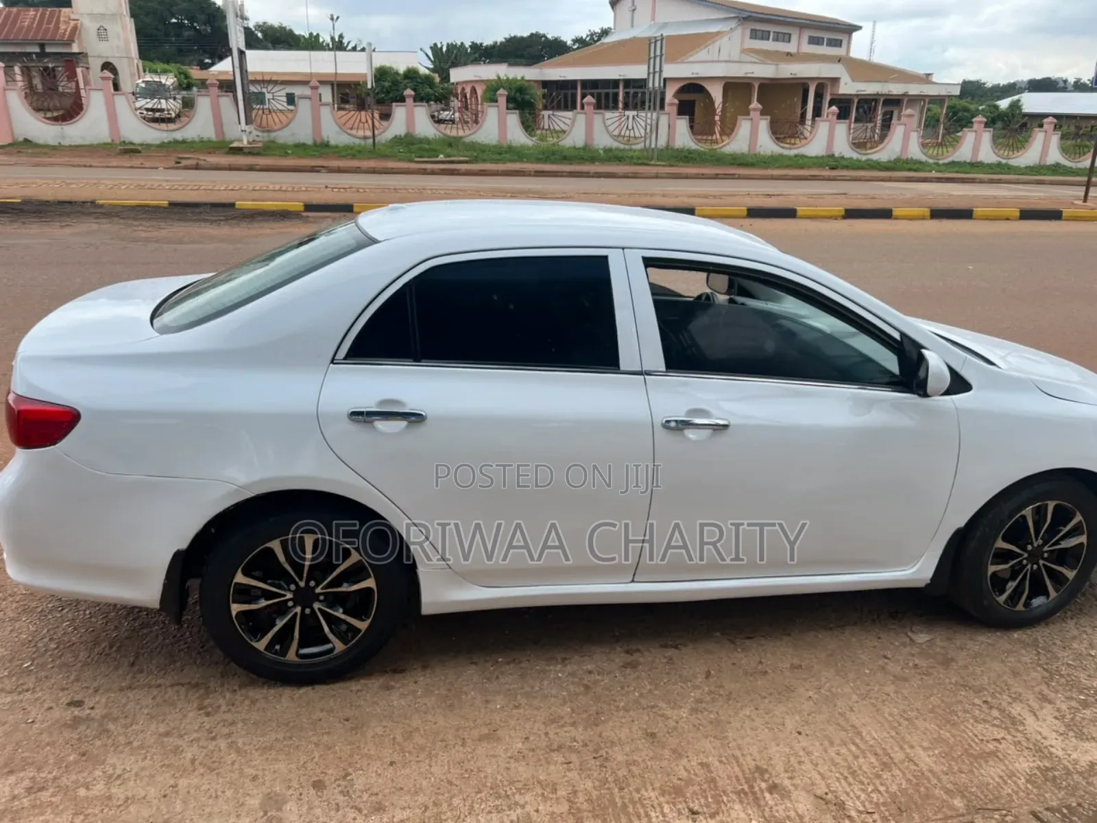 Toyota Corolla LE 4dr Sedan (1.8L 4cyl 4A) 2010 White