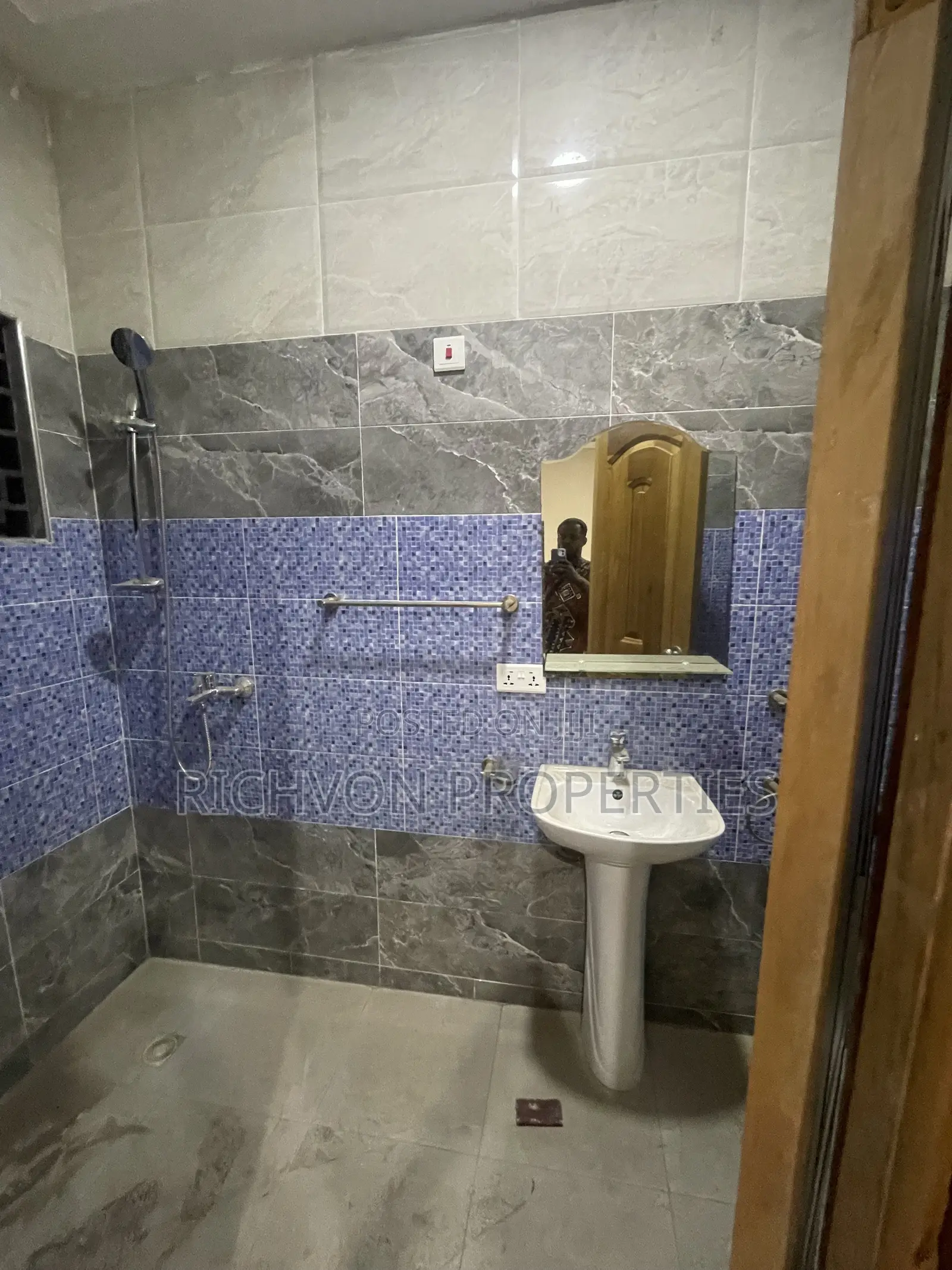 2bdrm Apartment in Richvon Properties, Baatsona Total for rent