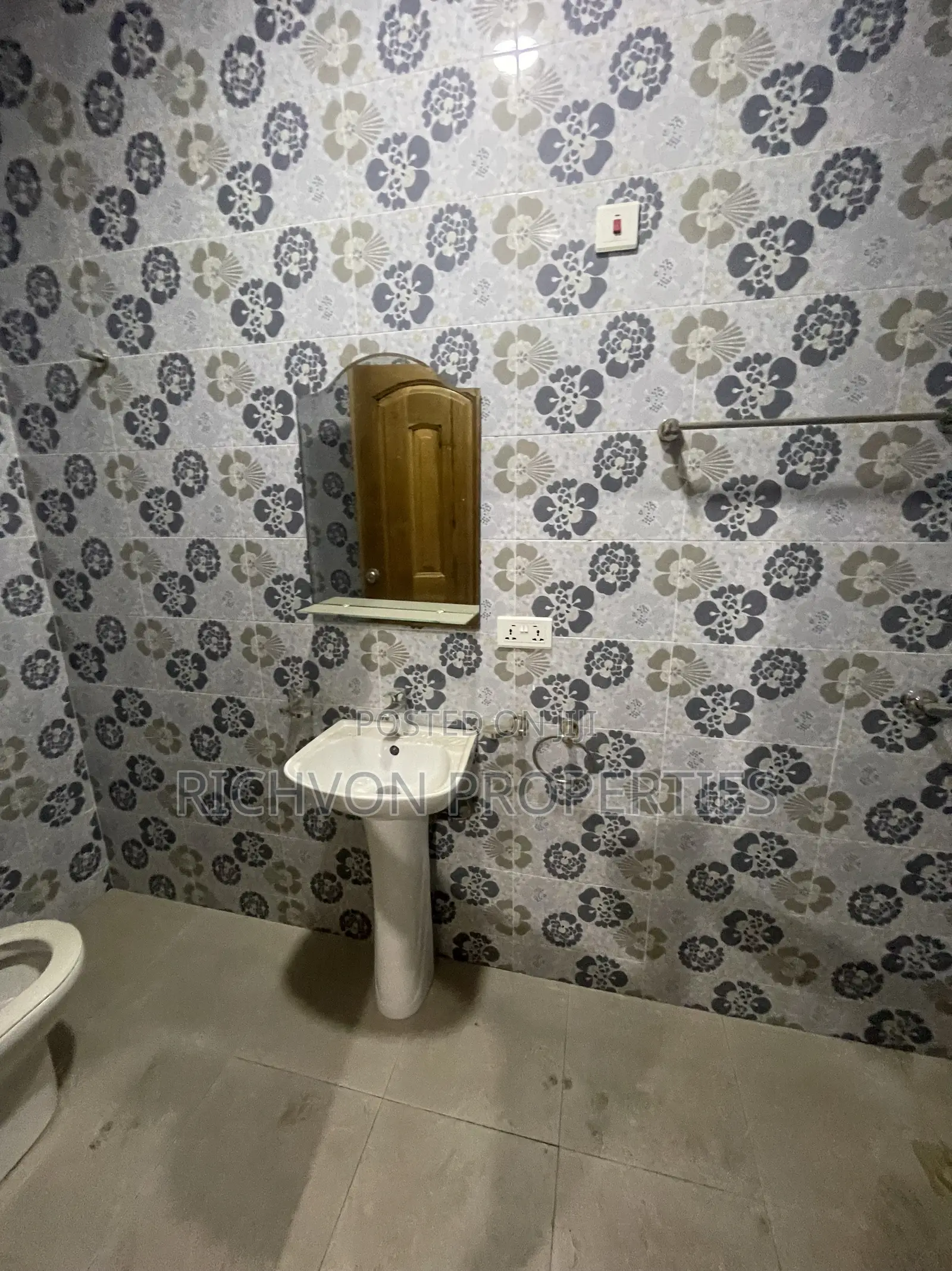 2bdrm Apartment in Richvon Properties, Baatsona Total for rent