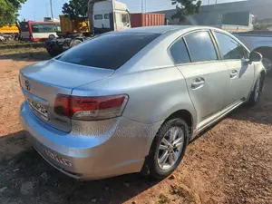 Toyota Avensis 2011 Gray