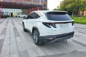 Hyundai Tucson 2021 White