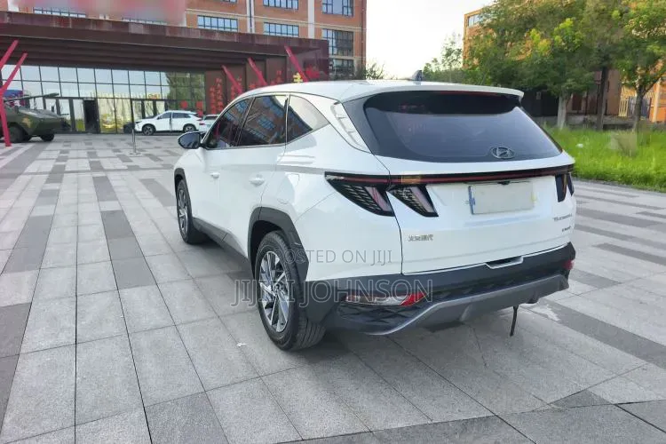Hyundai Tucson 2021 White