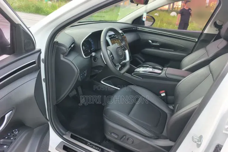 Hyundai Tucson 2021 White