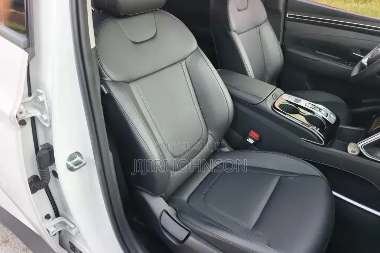 Hyundai Tucson 2021 White