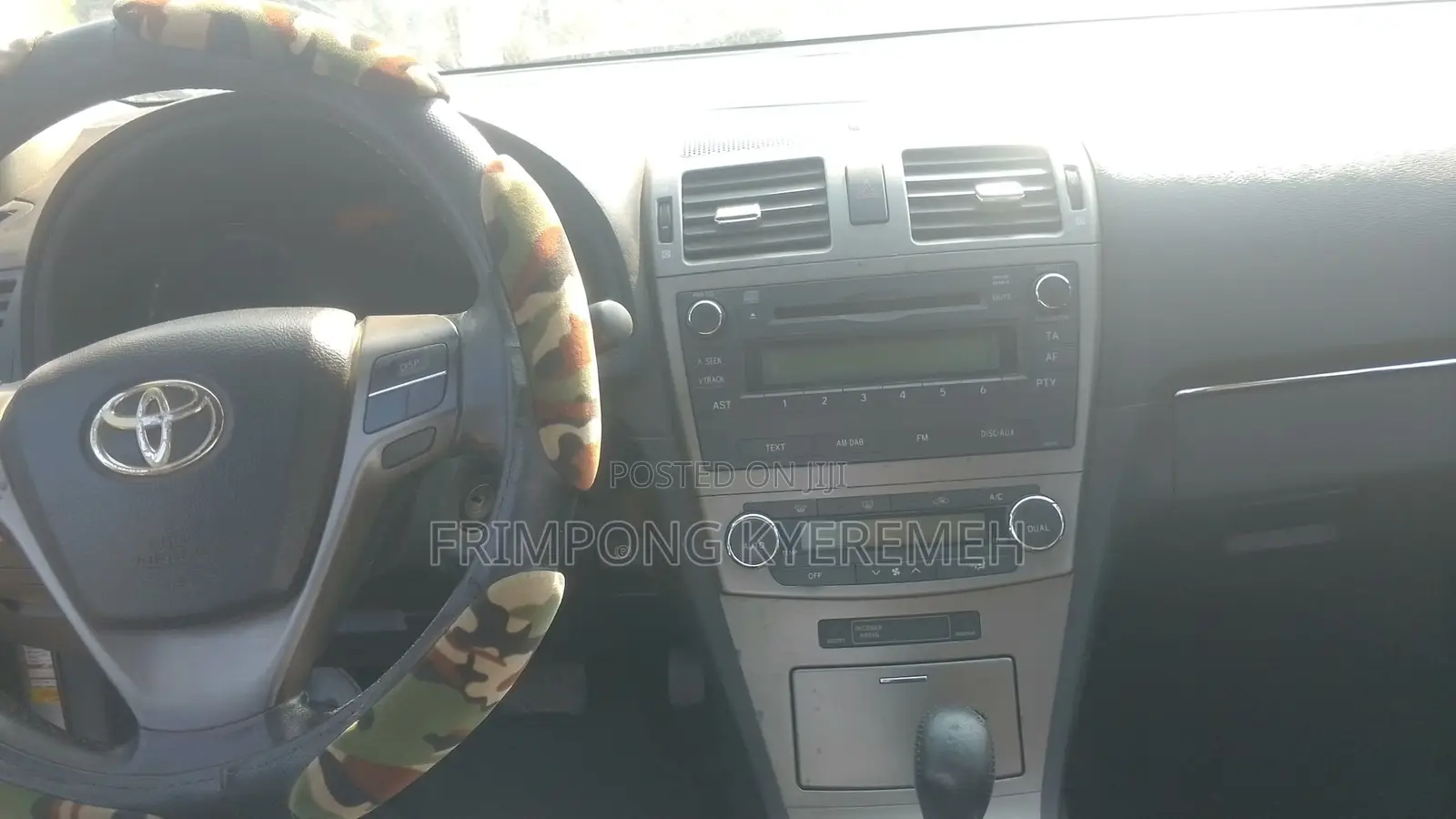 Toyota Avensis 2011 Gray
