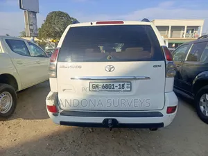 Toyota Land Cruiser Prado 2010 White