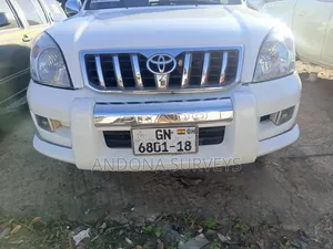 Toyota Land Cruiser Prado 2010 White