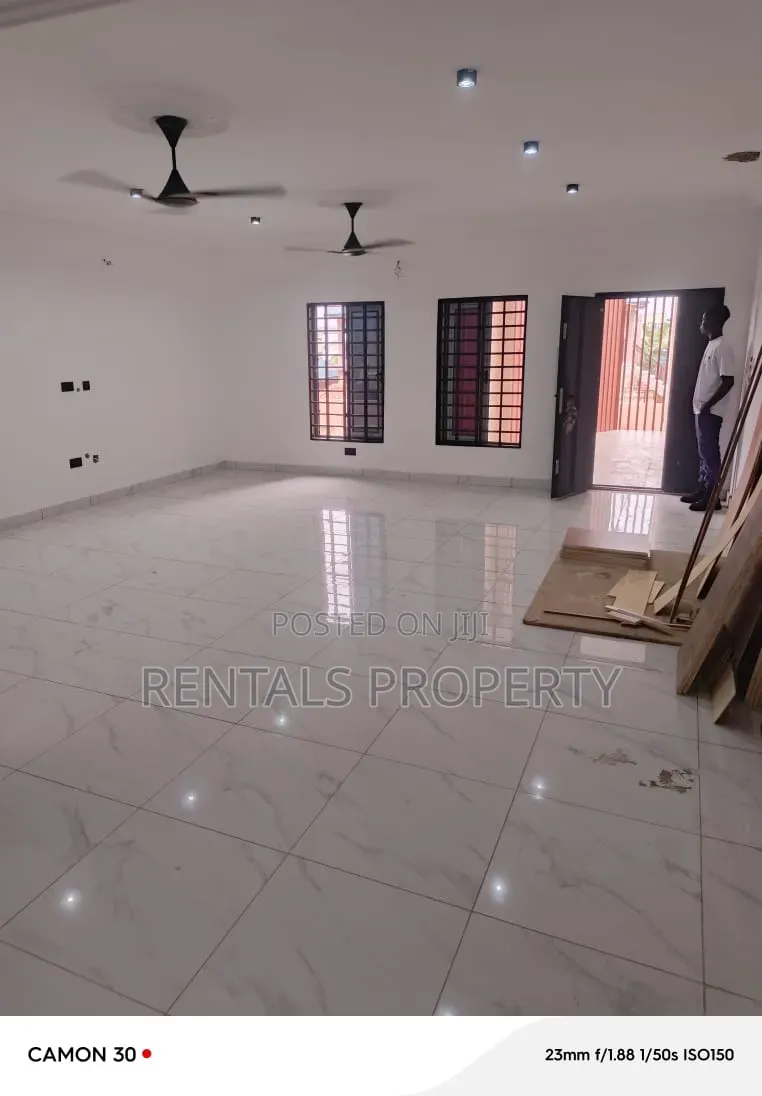 1bdrm Block of Flats in Agbogbo, Cemetery Area for rent