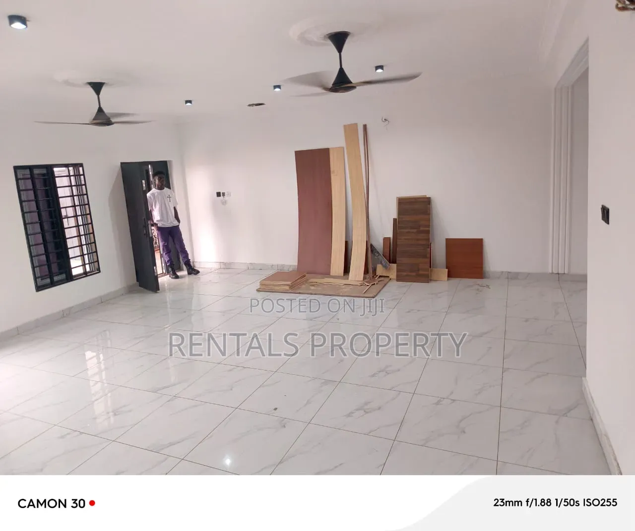 1bdrm Block of Flats in Agbogbo, Cemetery Area for rent