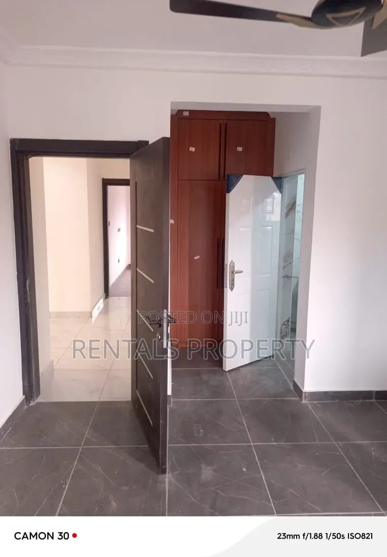 1bdrm Block of Flats in Agbogbo, Cemetery Area for rent