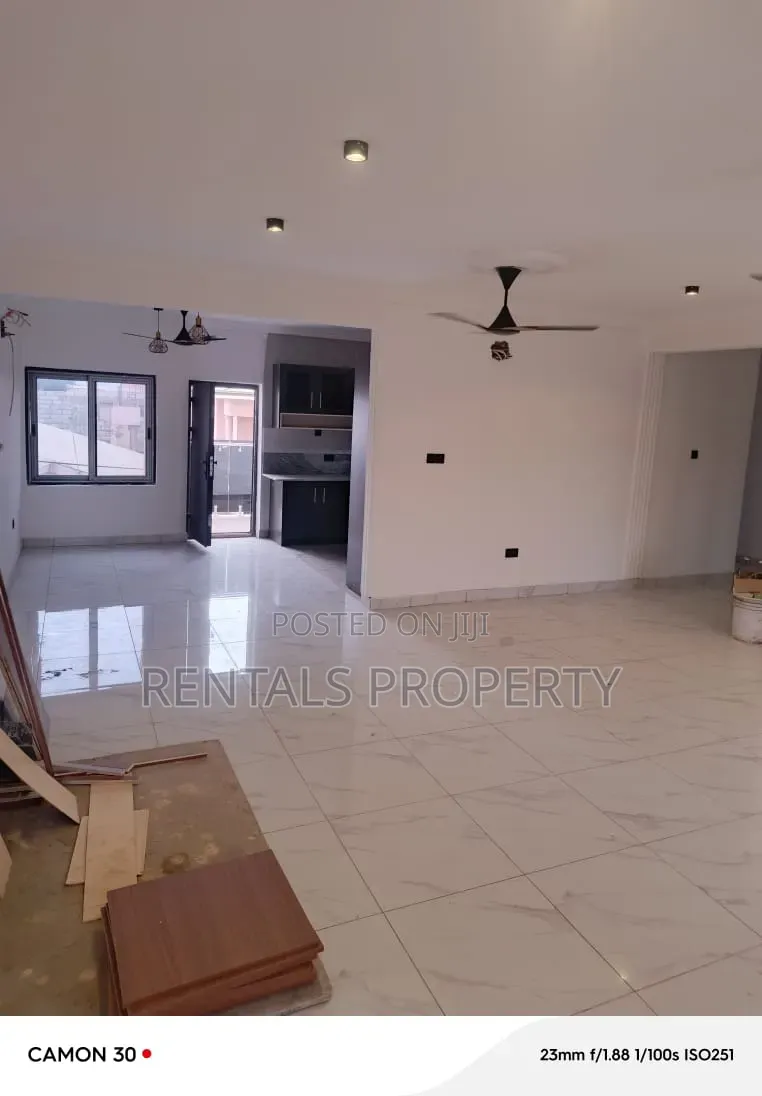 1bdrm Block of Flats in Agbogbo, Cemetery Area for rent