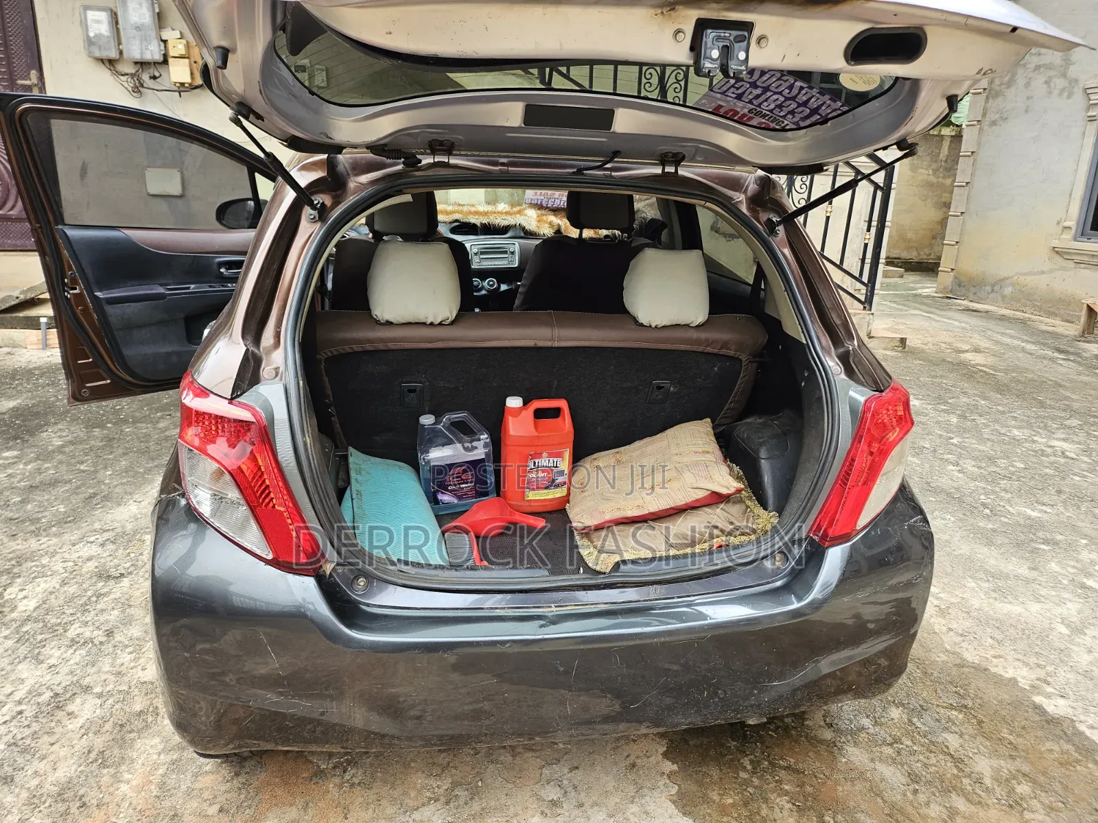 Toyota Vitz 2012 Brown