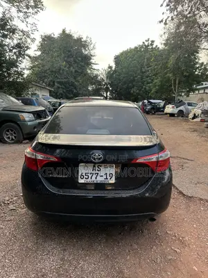 Toyota Corolla LE 4dr Sedan (1.8L 4cyl CVT) 2015 Black