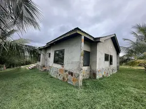 4bdrm House in Abura/Asebu/Kwamankese for rent