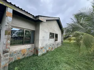 4bdrm House in Abura/Asebu/Kwamankese for rent