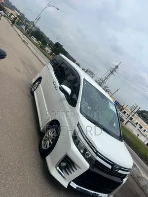Toyota Voxy ZS 4WD 8-Seater 2015 White