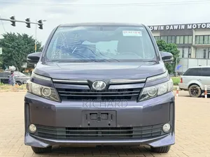 Toyota Voxy V 2WD 8-Seater 2014