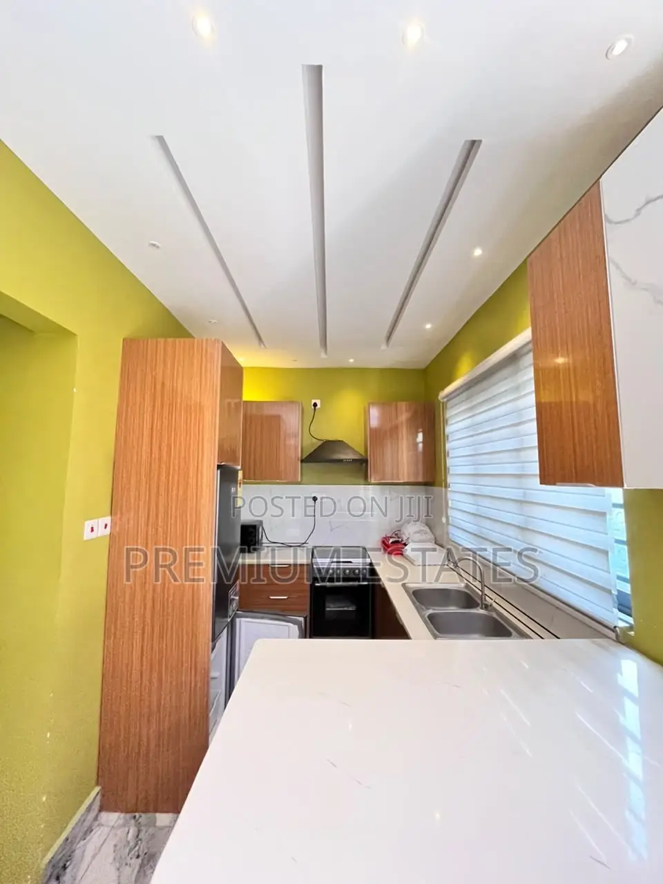 2bdrm House in Lake Side Estate for sale
