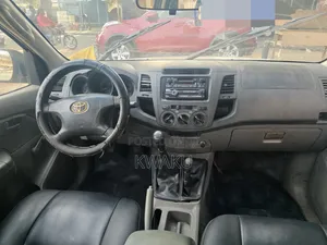 Toyota Hilux 2009 Silver