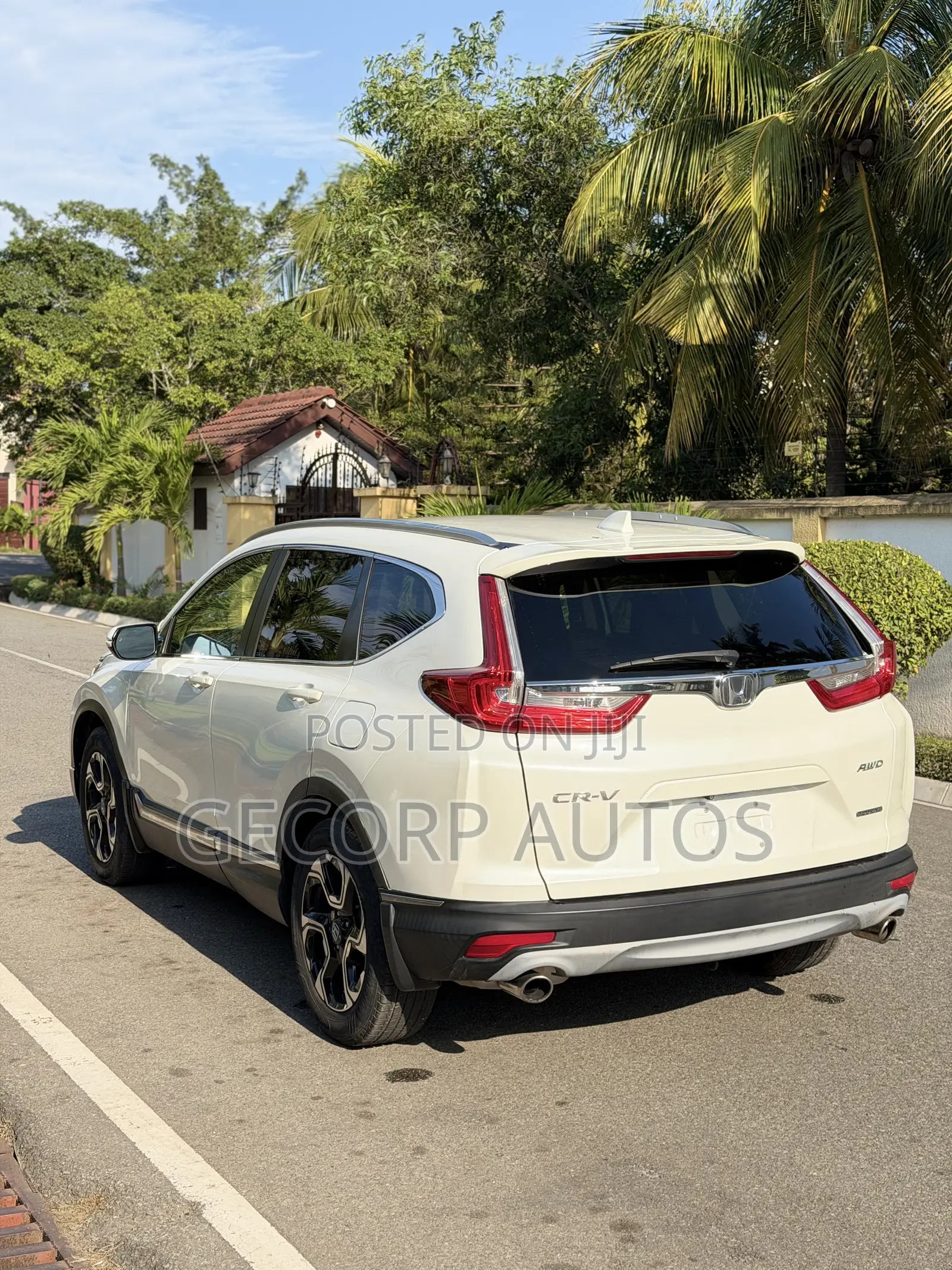 Honda CR-V Touring 4dr SUV AWD (1.5L 4cyl CVT) 2017 White