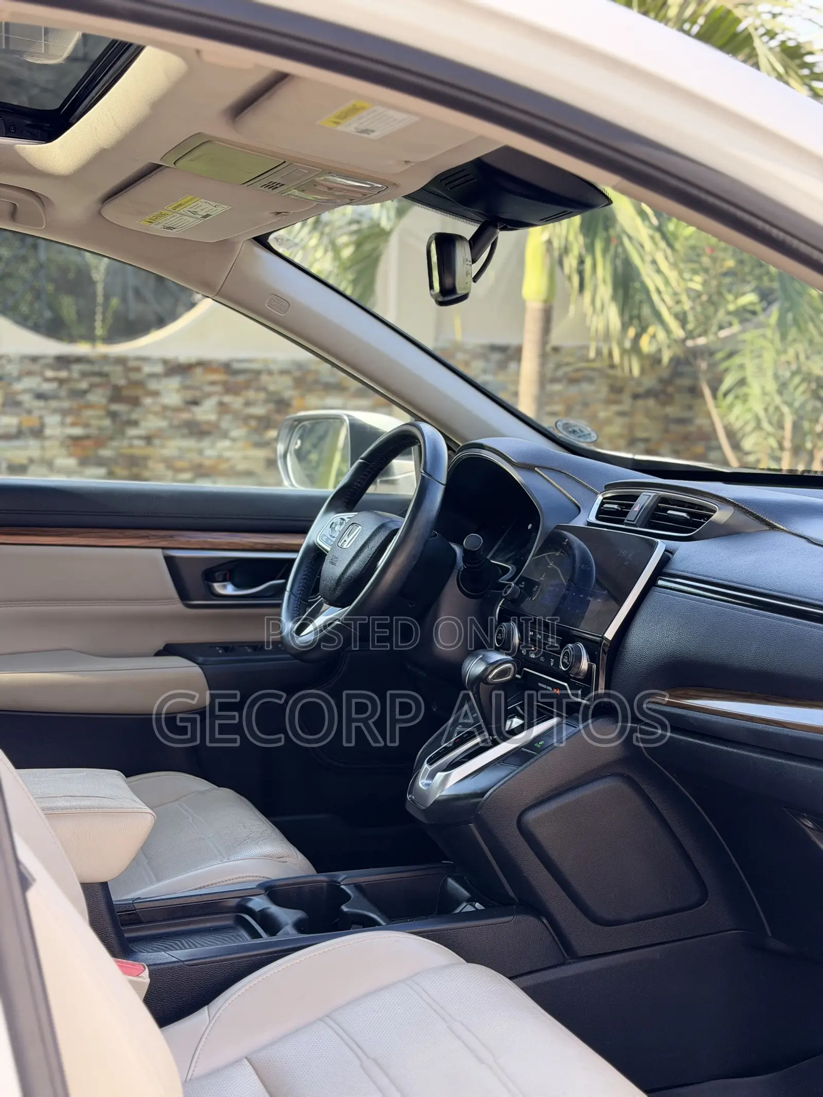 Honda CR-V Touring 4dr SUV AWD (1.5L 4cyl CVT) 2017 White
