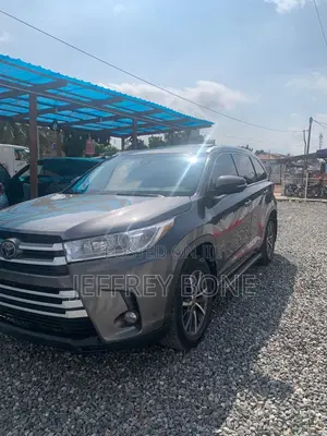 Toyota Highlander Limited 4x2 V6 (3.5L 6cyl 8A) 2018 Gray
