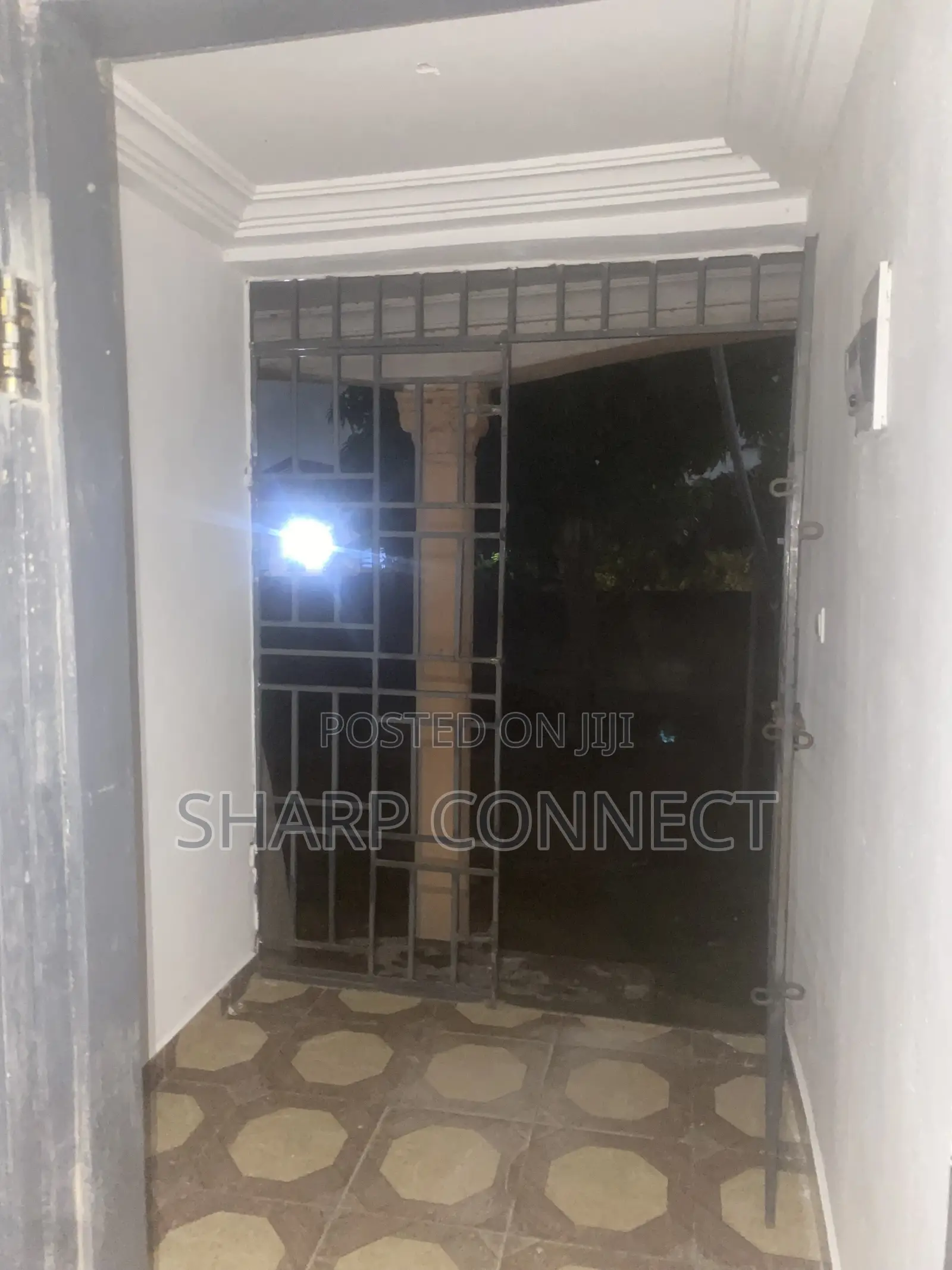 1bdrm Apartment in Sharp-Connect., Adade for rent