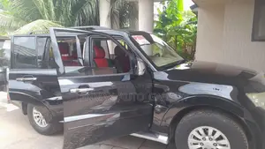 Mitsubishi Pajero 2015 Black
