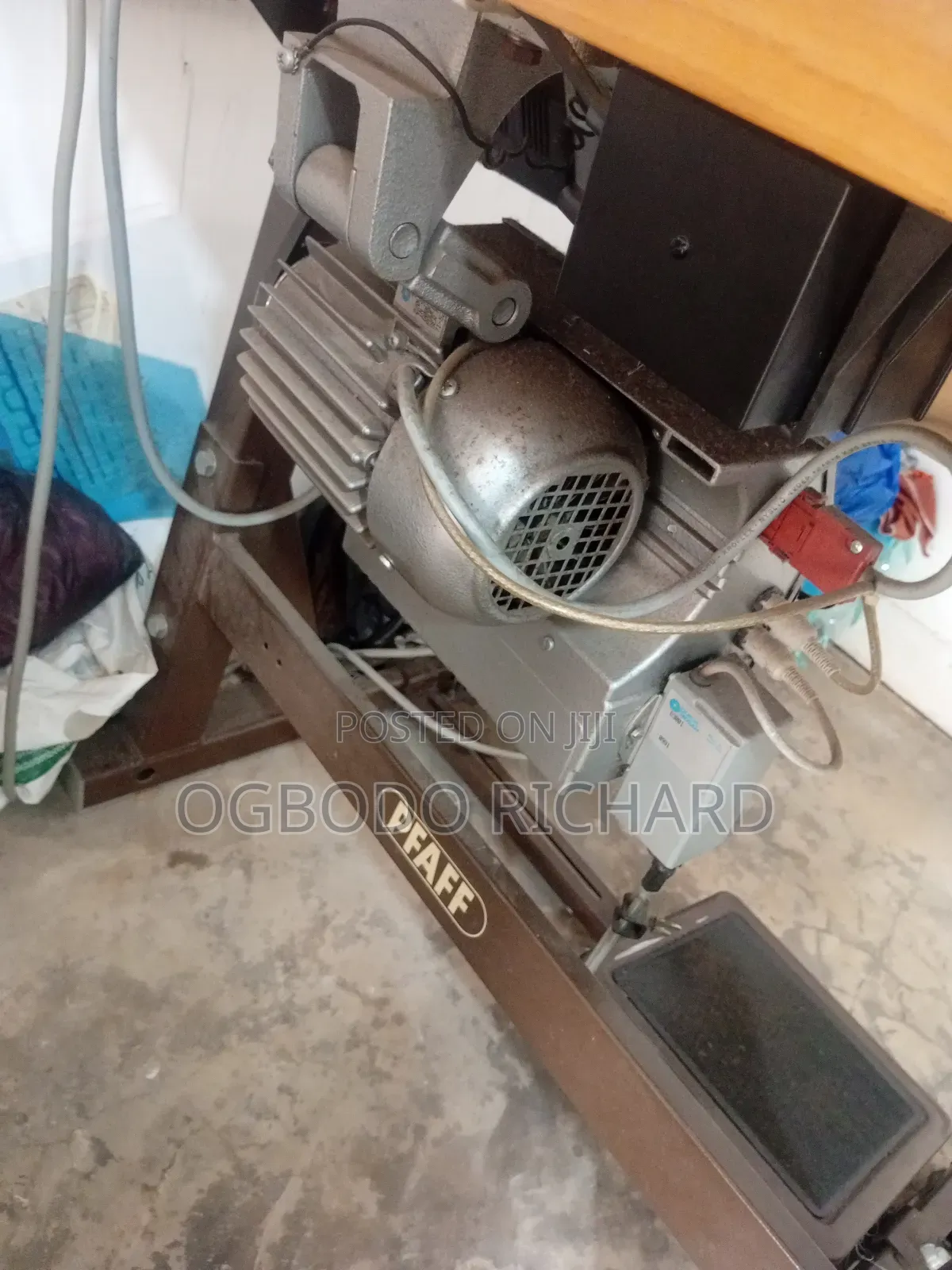 Industrial Sewing Machine