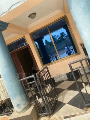 3bdrm House in Akyem Road, Tarkwa Nsuaem for rent