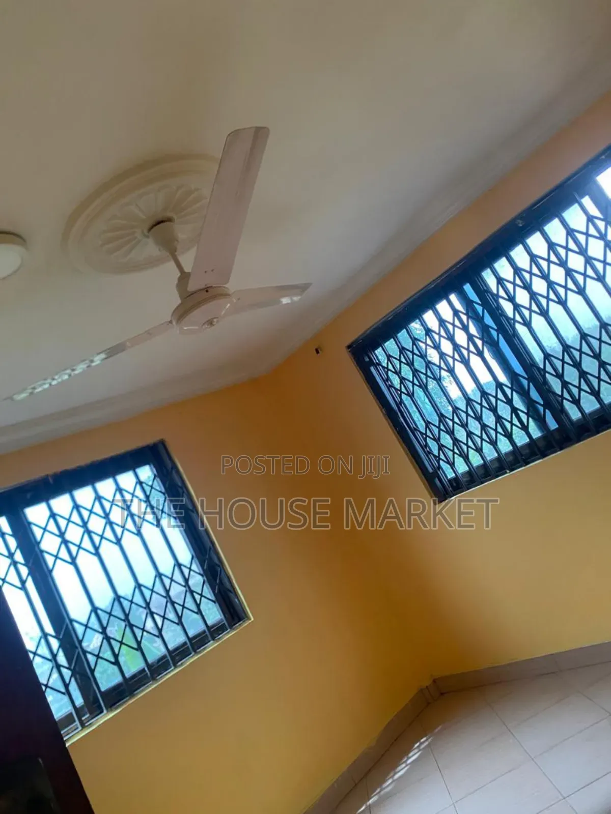 3bdrm House in Akyem Road, Tarkwa Nsuaem for rent