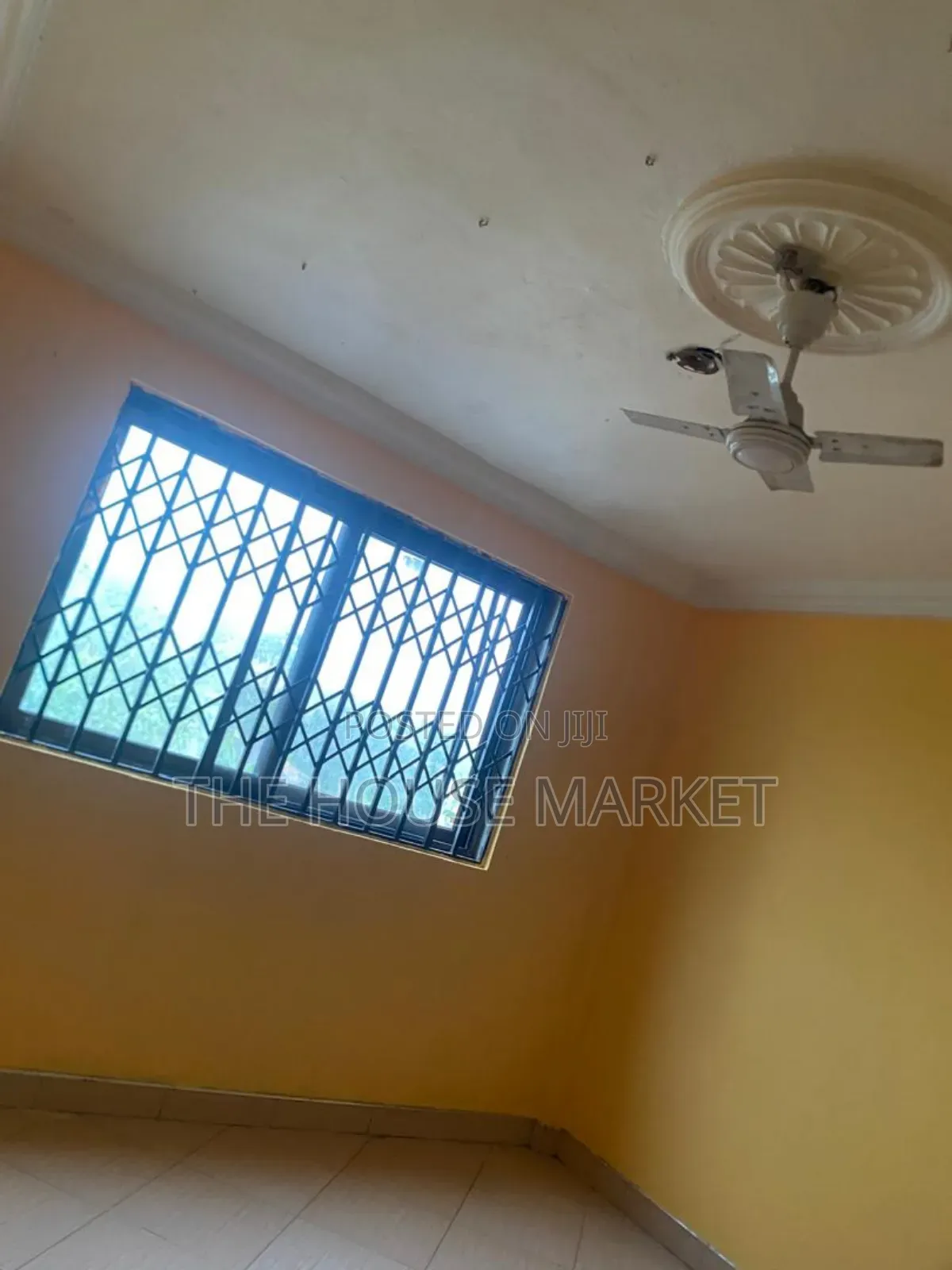 3bdrm House in Akyem Road, Tarkwa Nsuaem for rent