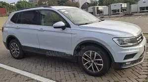Volkswagen Tiguan 2.0T SE 2021 White
