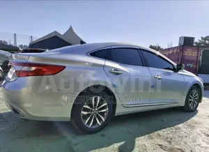 Hyundai Grandeur 2.2 CRDi 2012 Silver
