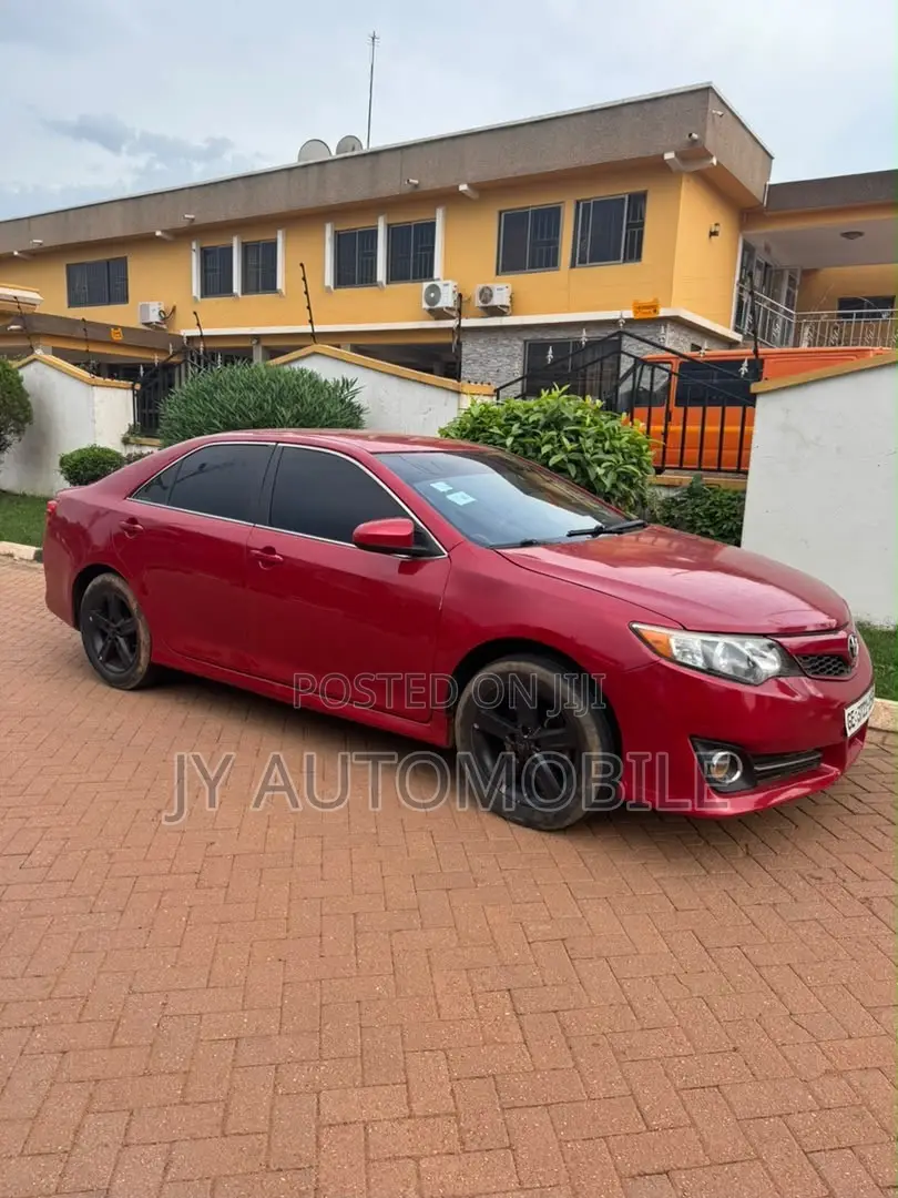 Toyota Camry 2014 Red