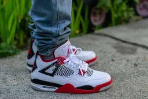 Air Jordan 4 Retro "Fire Red"