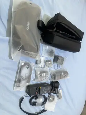 DJI Osmo Pocket 4 Creator Combo