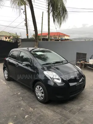 Toyota Vitz 2010 Black