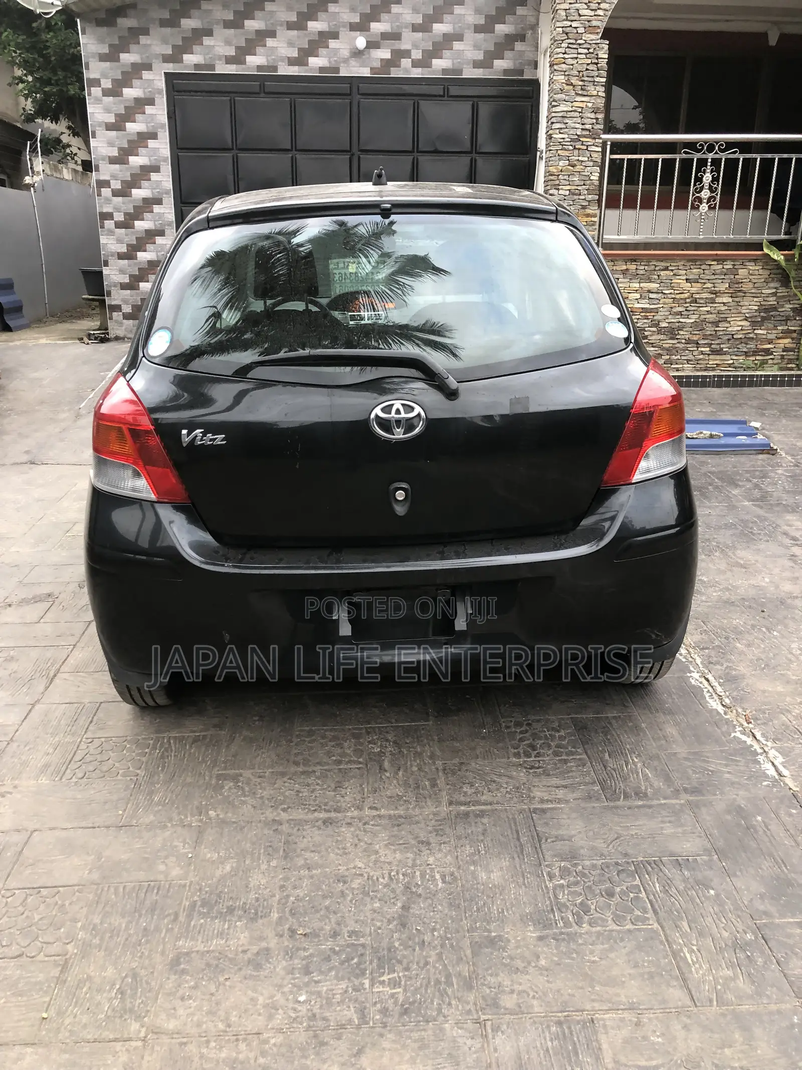 Toyota Vitz 2010 Black