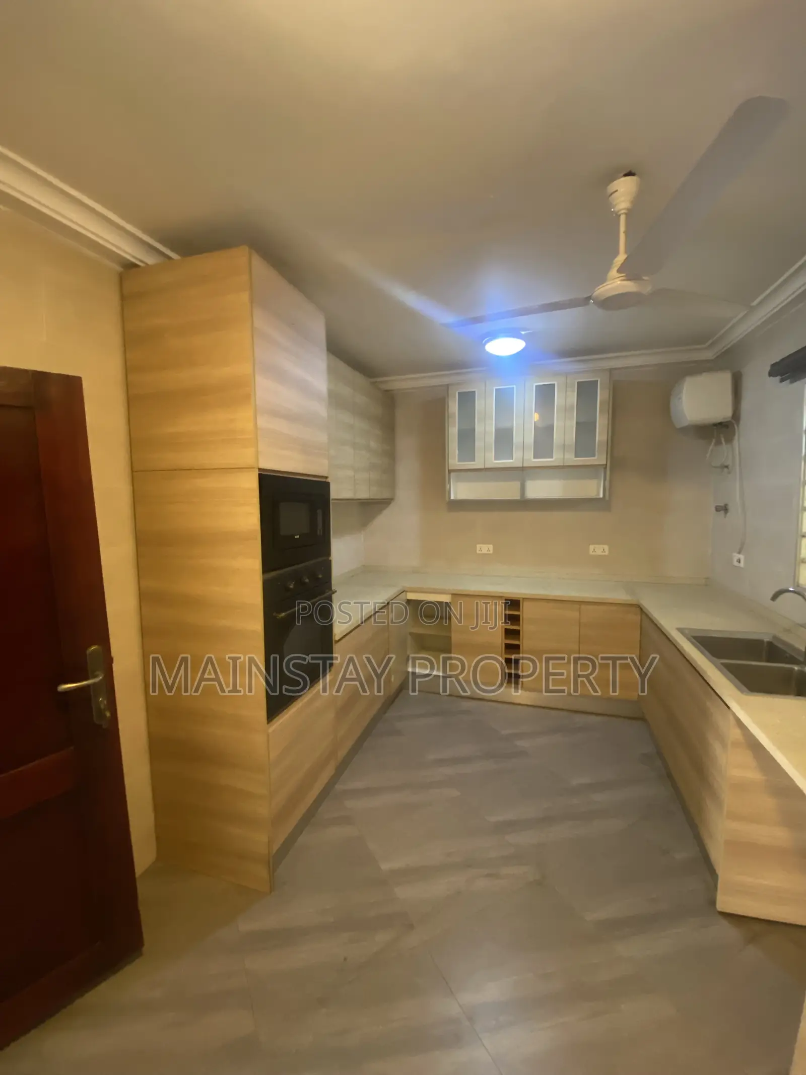 3bdrm House in Mainstay Estates, Airport Residential Area for rent