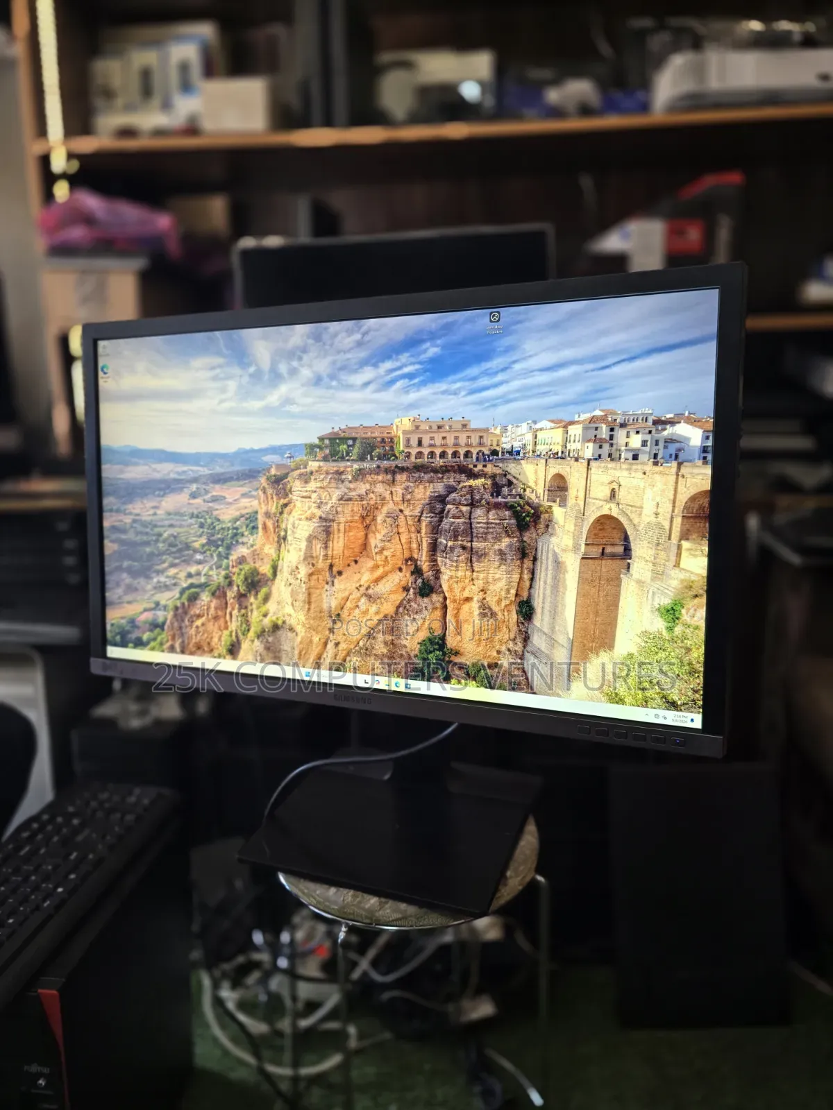 Samsung U28E850R 28" UHD Monitor, 1ms, 60Hz, FreeSync, Swivel