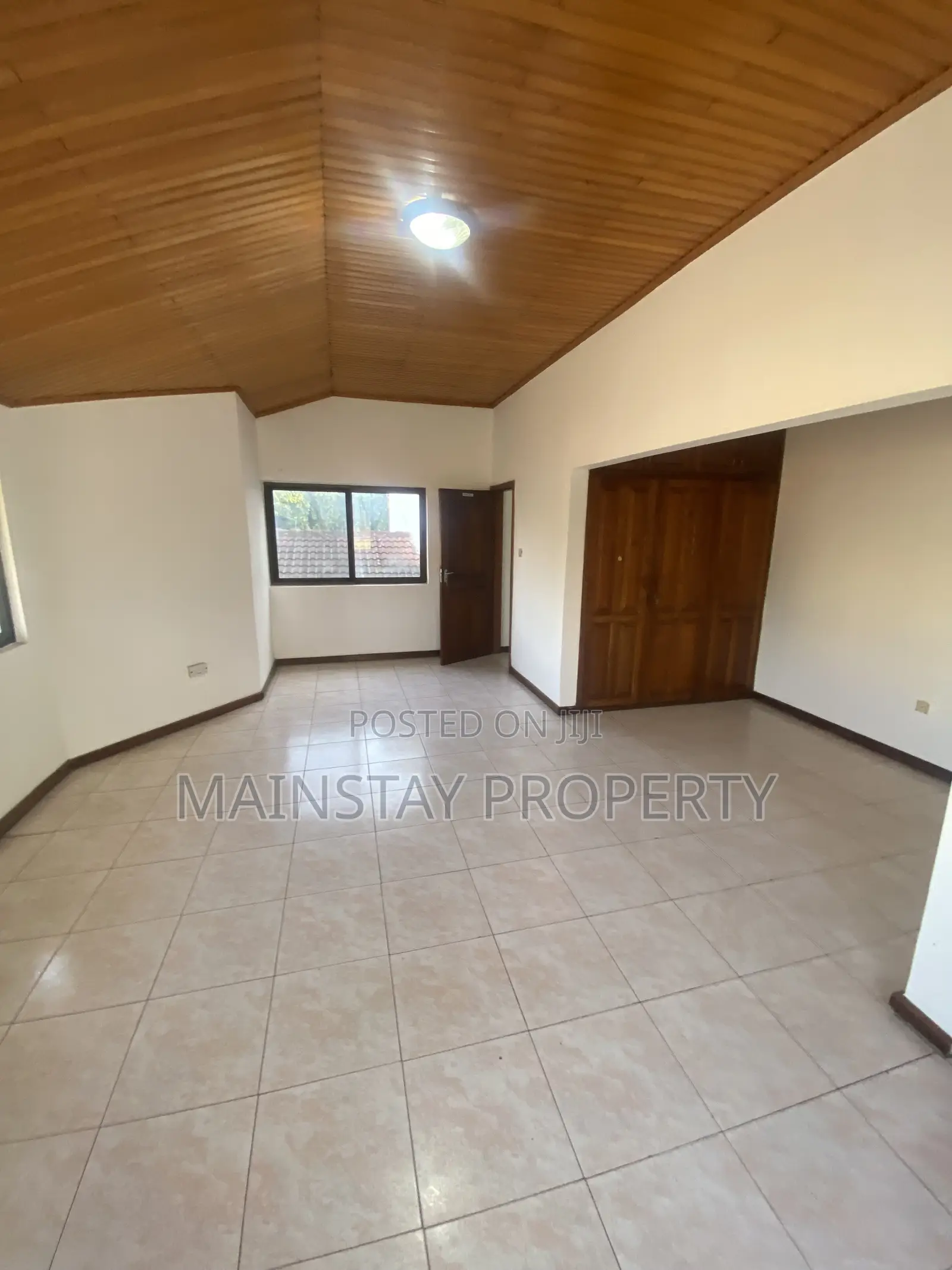 7bdrm House in Mainstay Estates, Airport Residential Area for rent