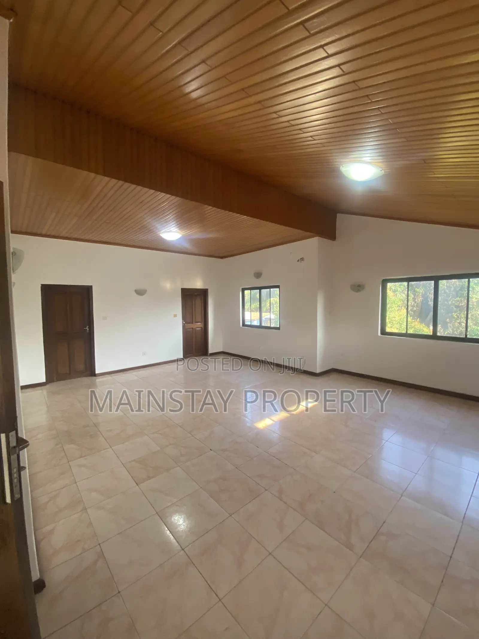 7bdrm House in Mainstay Estates, Airport Residential Area for rent