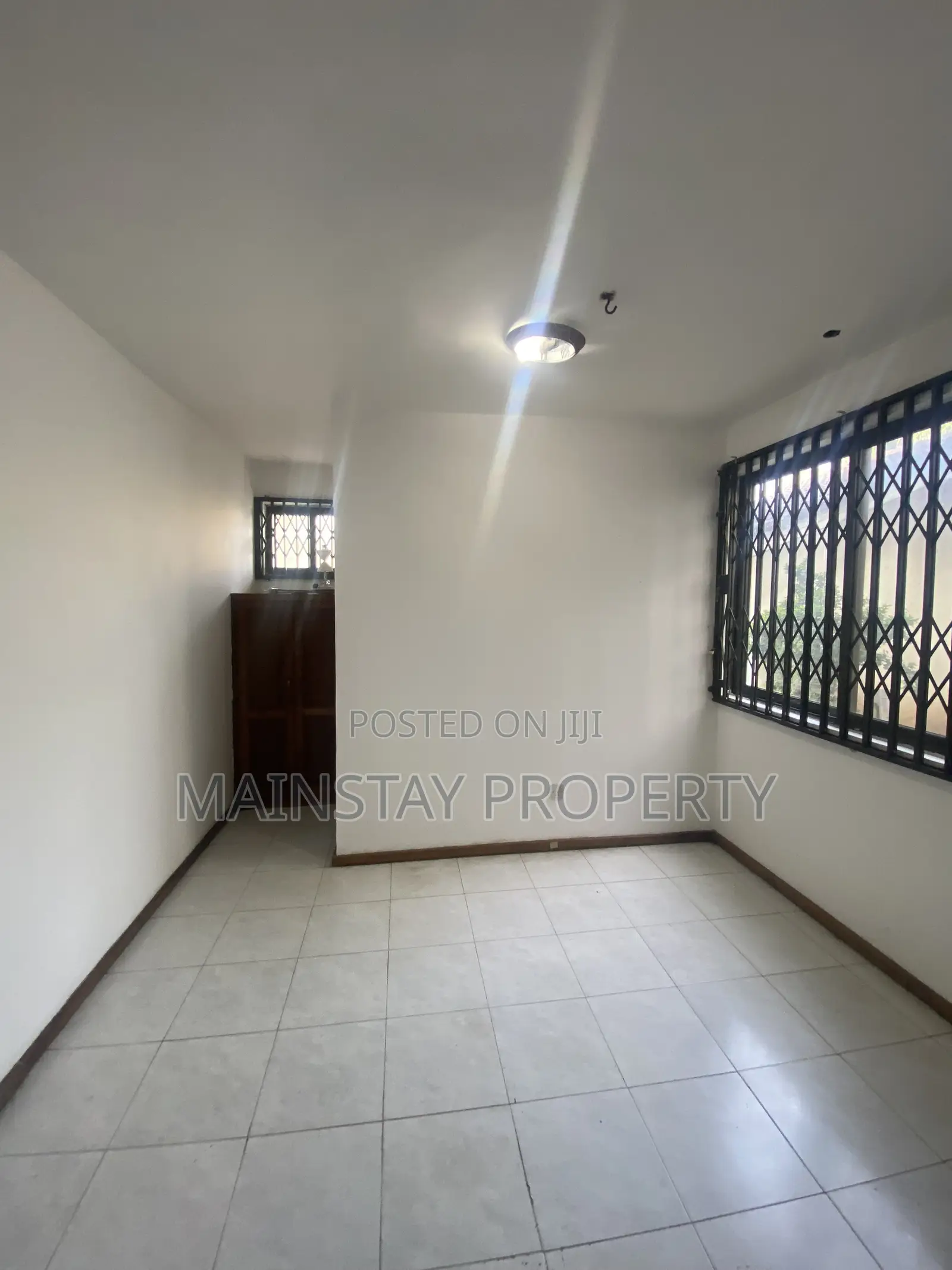 7bdrm House in Mainstay Estates, Airport Residential Area for rent