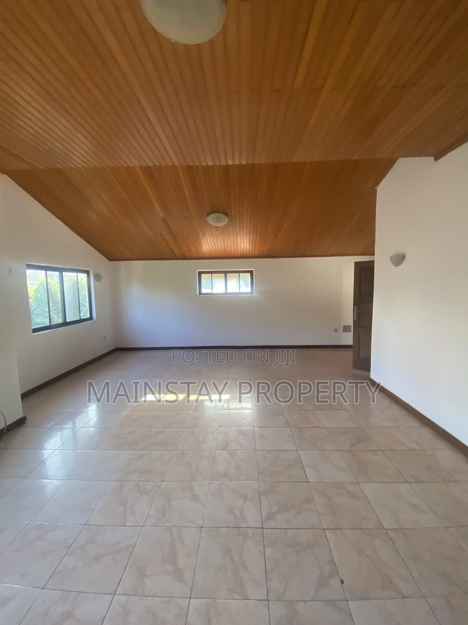 7bdrm House in Mainstay Estates, Airport Residential Area for rent